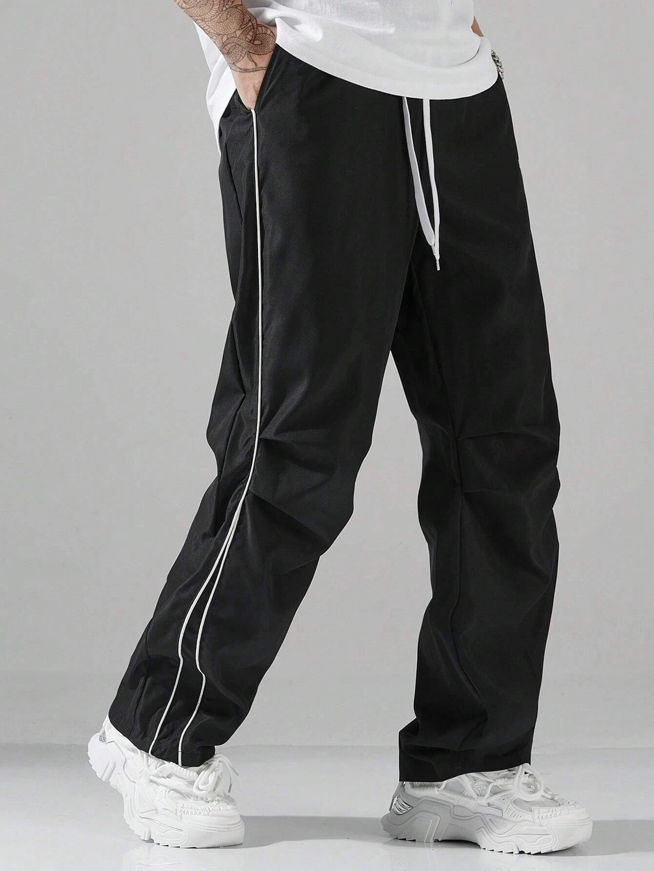 Men's Black Casual Letter Pattern Contrast Piping Drawstring Waist Trousers