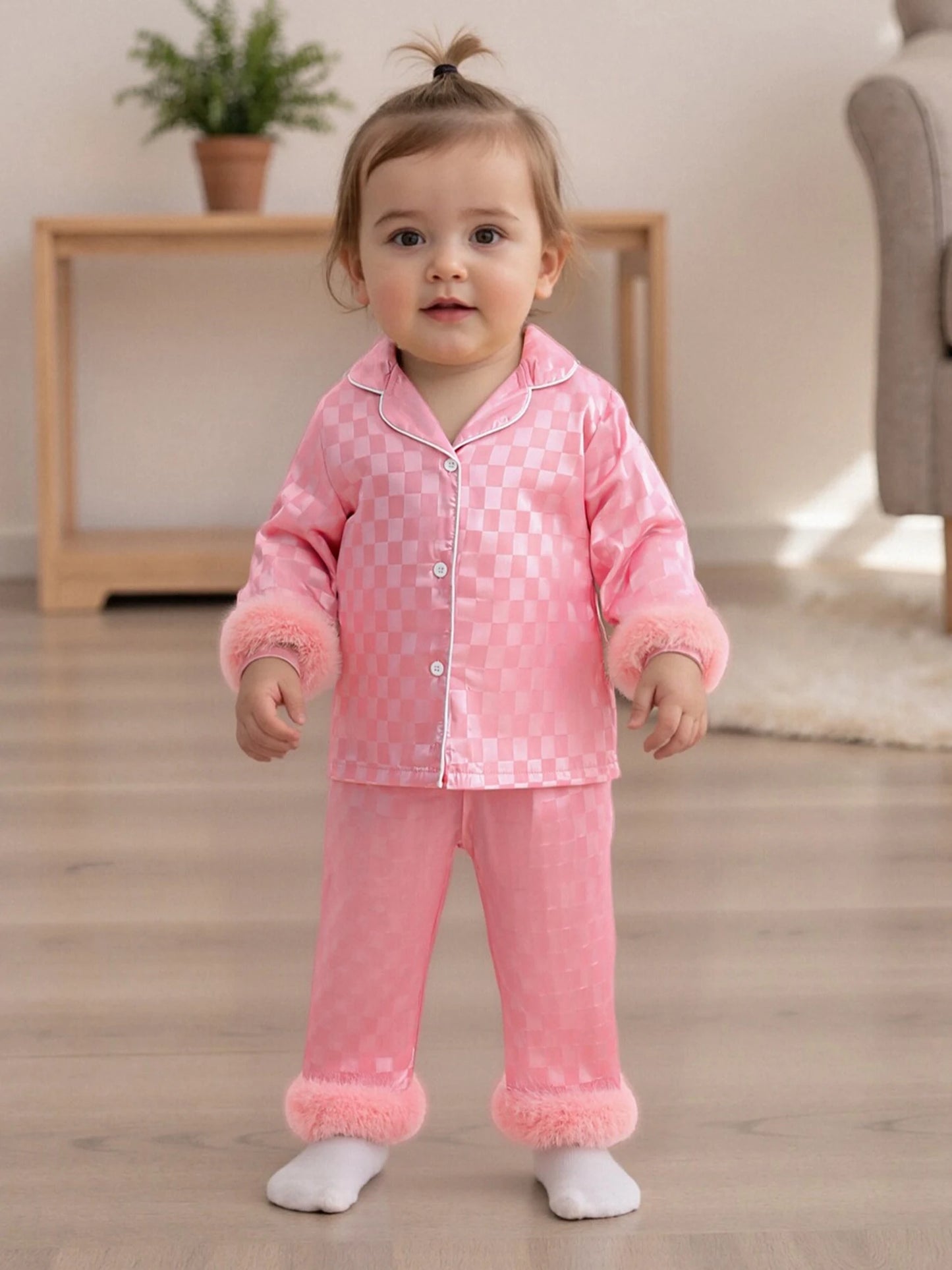 Adorable Infant Girls Checkered Pajama Outfits Stylishly Adorned with Faux Fur Lapel V-Neck Long Sleeve Blouses and Trousers