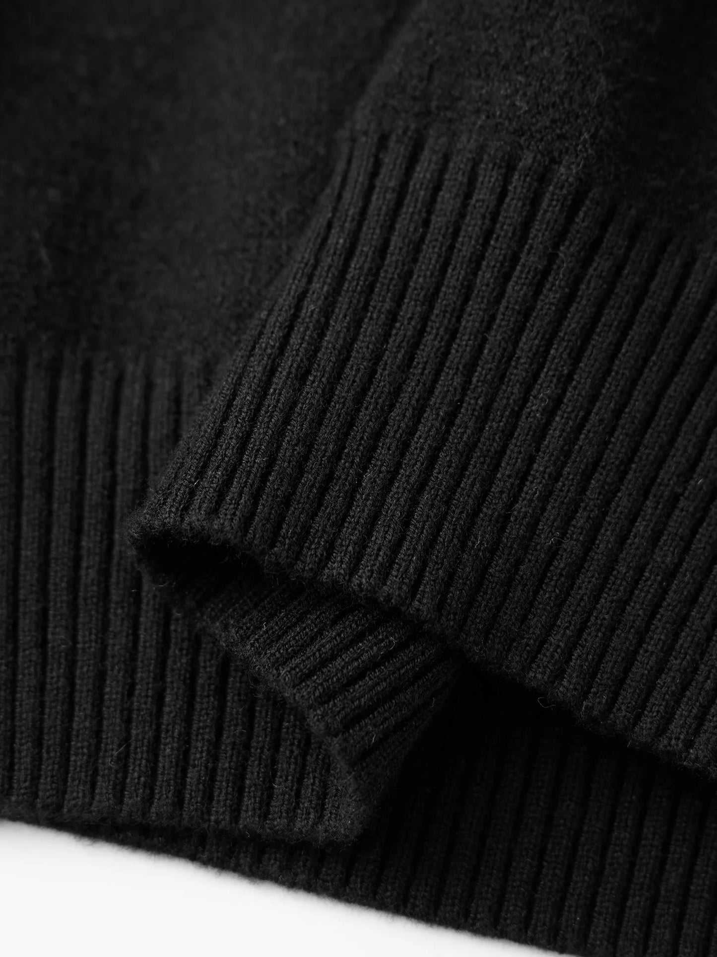 Women s Festive Reindeer Print Pullover Sweater Stylish Cozy Round Neck Long Sleeve Knit Top for Winter Holiday