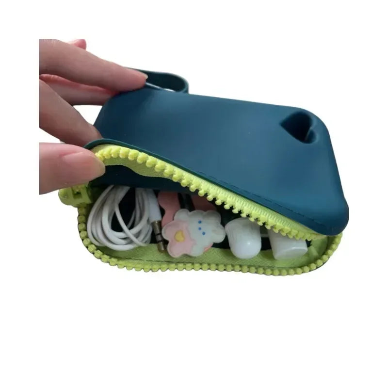 Walking Silicone Dog Treat Pouch Lightweight Portable Snack Pack Attachable Belt Bag